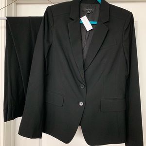 NWT Ann Taylor suit in black